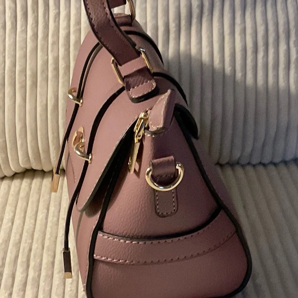 Elegant Mauve Women's Satchel - Picture 7 of 8